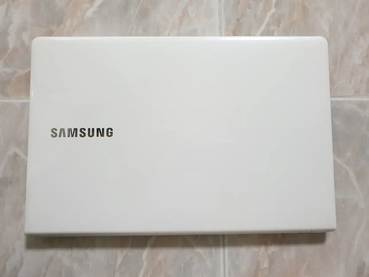 노트북 삼성 NT450R5E 2117U 램8g ssd128g 10만원